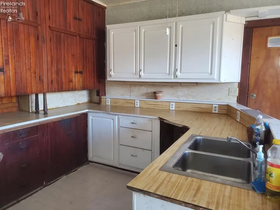 537 Third, Elyria, OH 44035 - Image #2