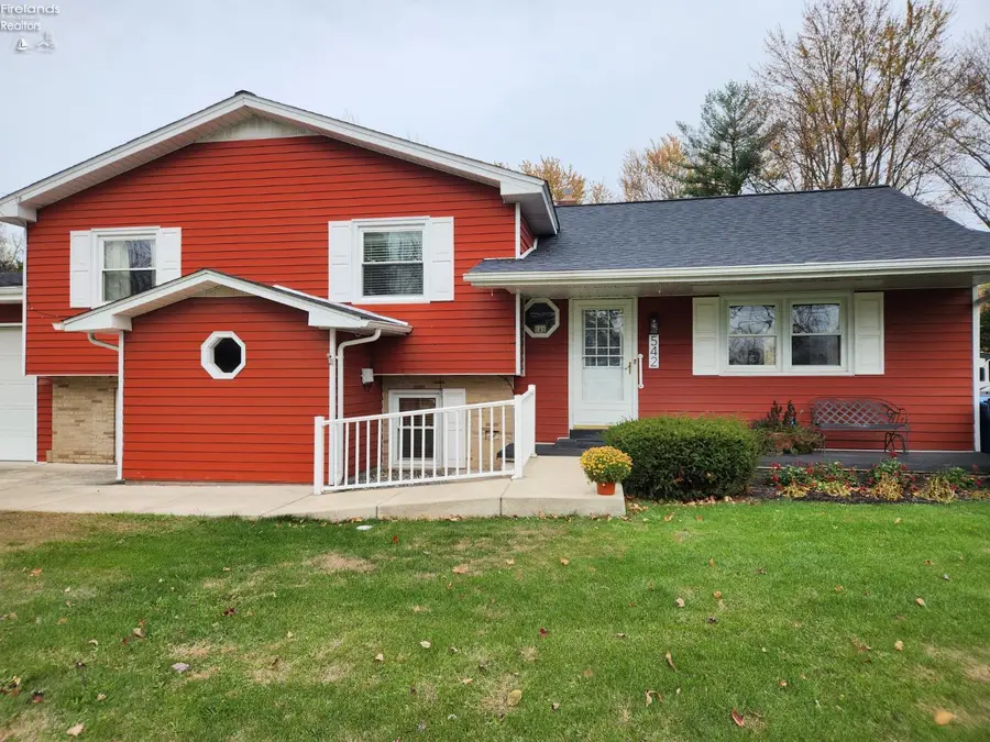 542 Berlin Road, Huron, OH 44839 - Image #2