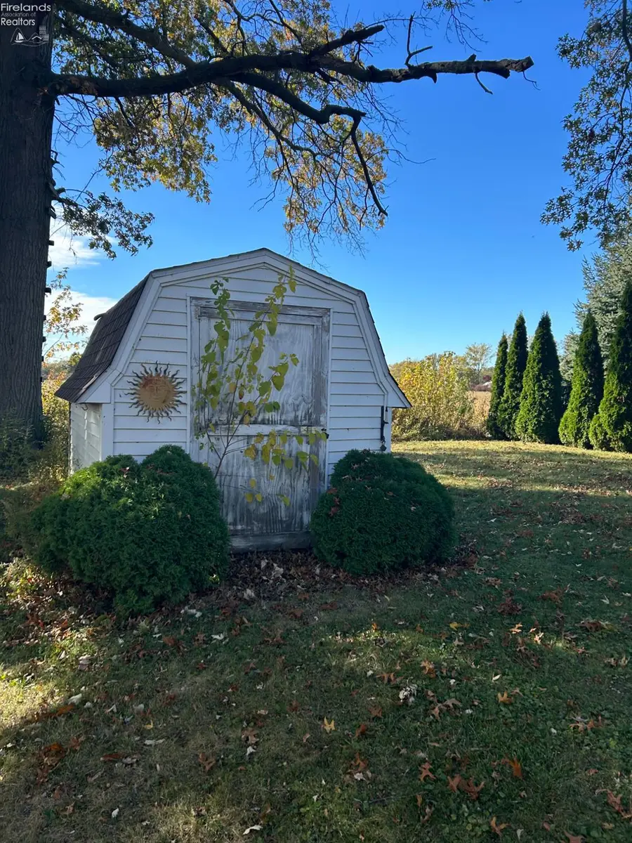 1084 Jackson Street, Vermilion, OH 44089 - Image #2