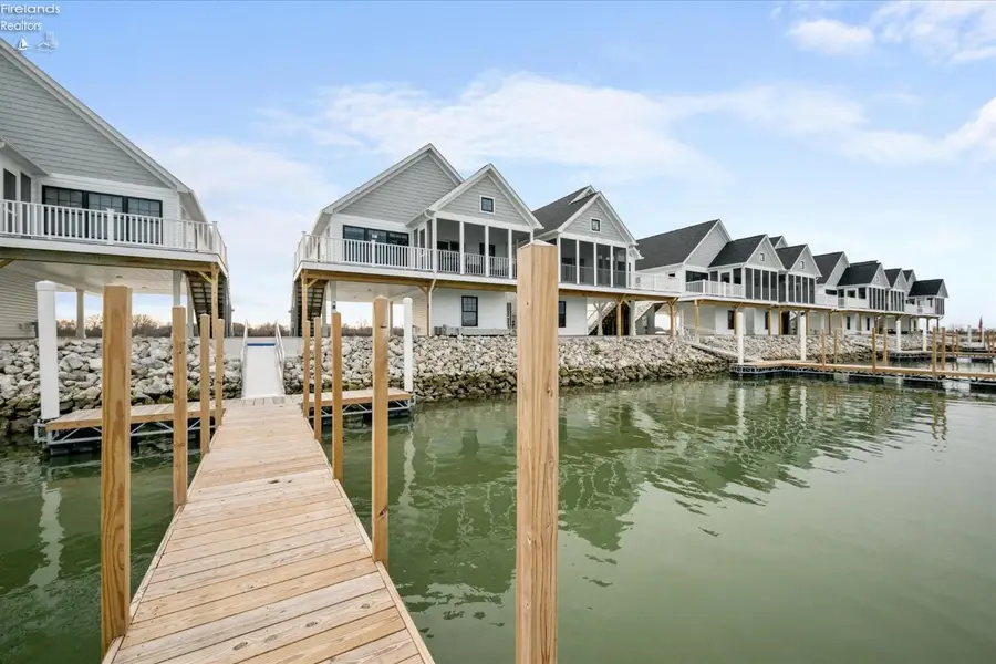 545 W Lakeshore Drive #10, Port Clinton, OH 43452 - Image #2