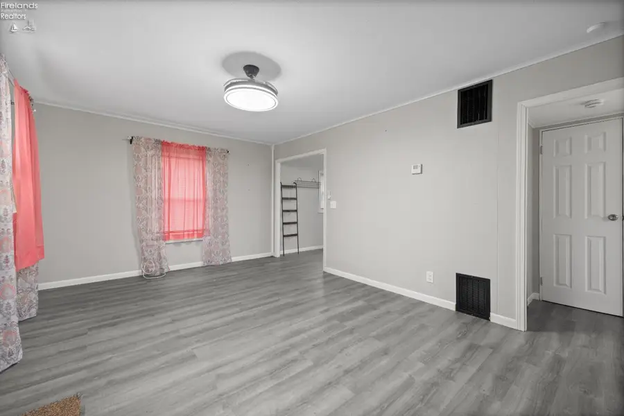 3896 Meadow Lane, Lorain, OH 44055 - Image #2