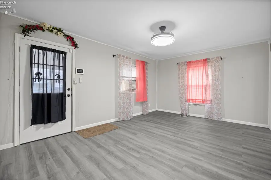 3896 Meadow Lane, Lorain, OH 44055 - Image #3