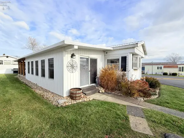 1859 NE Catawba Road #125, Port Clinton, OH 43452