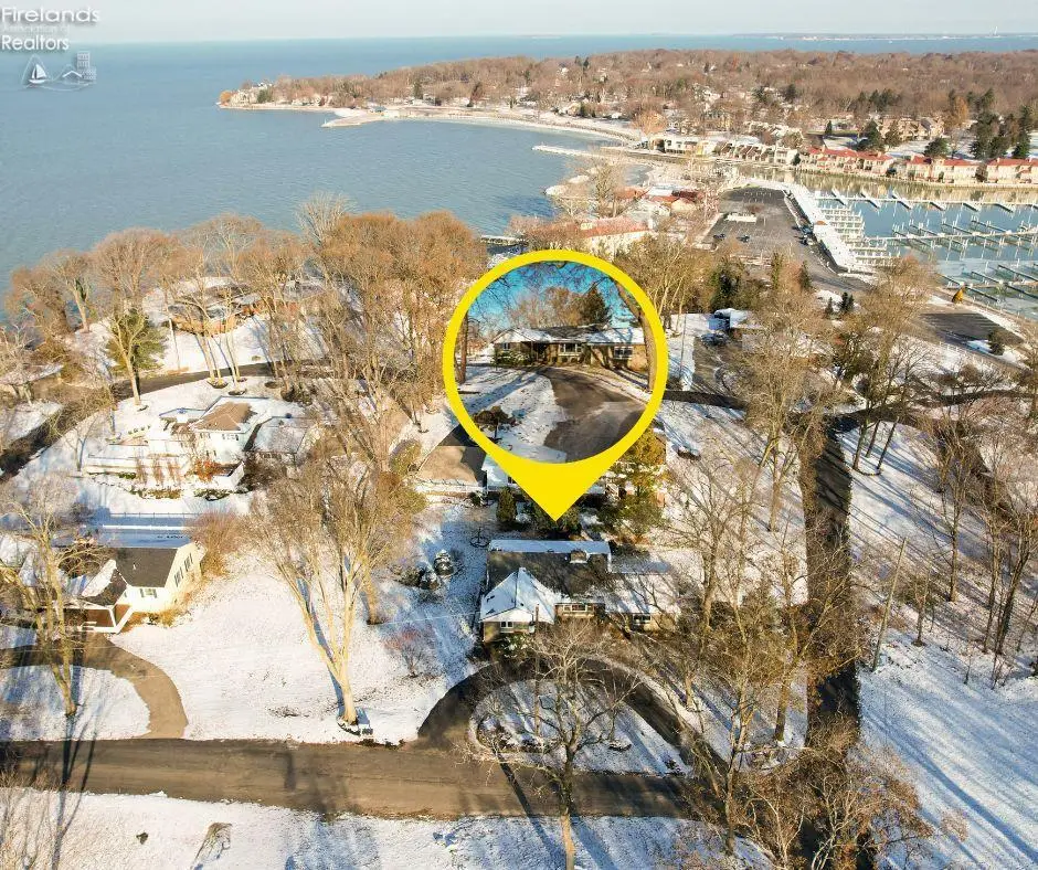 4155 E Sunset Drive, Port Clinton, OH 43452 - Image #1