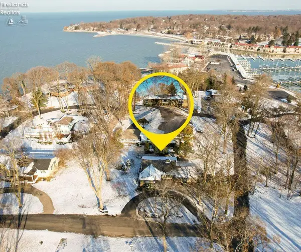 4155 E Sunset Drive, Port Clinton, OH 43452