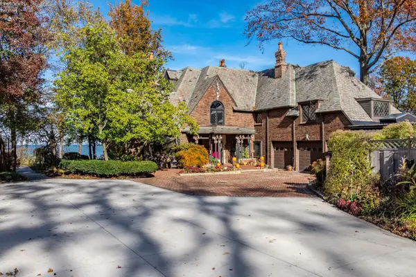 13904 Edgewater, Lakewood, OH 44107