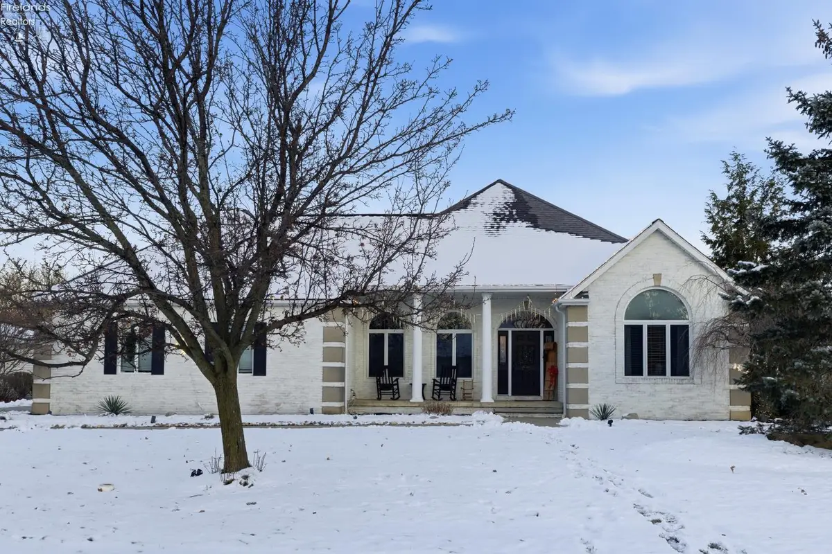 5519 Manhattan Drive, Lorain, OH 44053 - Image #1