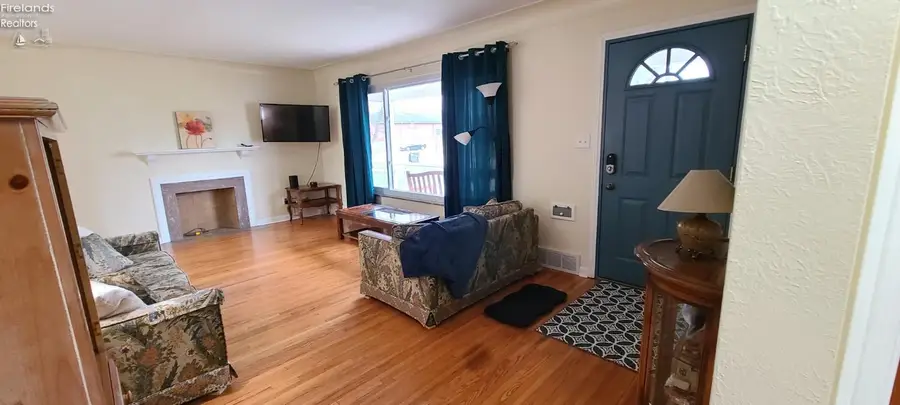 2849 Castleton, Toledo, OH 43613 - Image #2