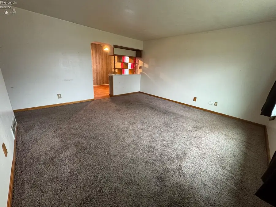 1310 Elmhurst Lane, Fremont, OH 43420 - Image #3