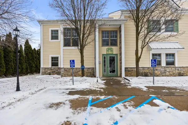 5537 Beavercrest Drive #102, Lorain, OH 44053