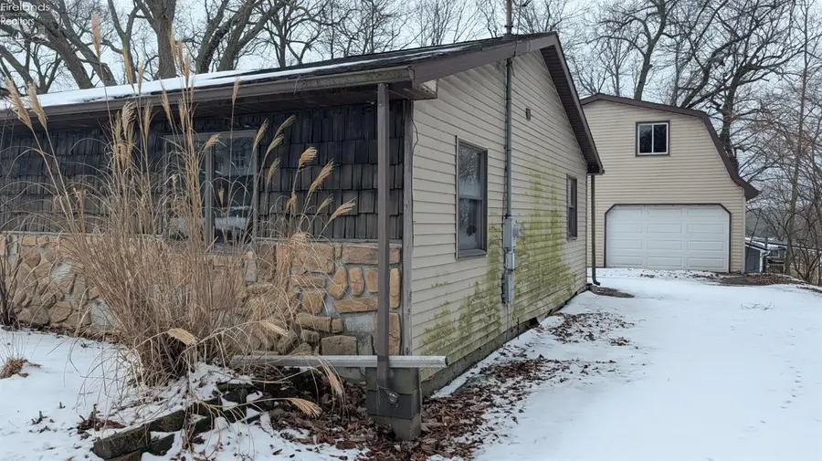 106 N Hidden Beach Road, Marblehead, OH 43440 - Image #3