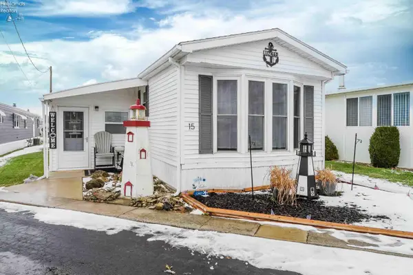 8175 E Northshore Boulevard #15, Marblehead, OH 43440