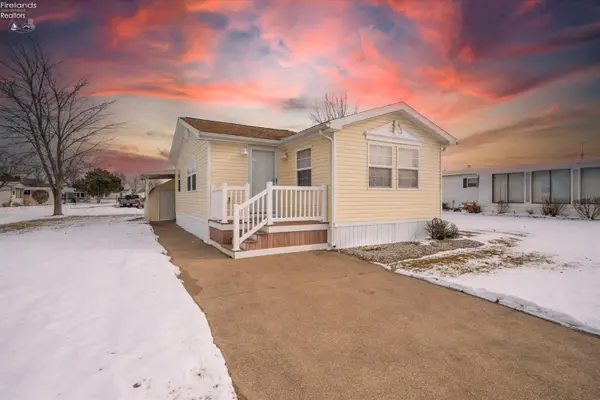 104 W Bass Circle, Marblehead, OH 43440