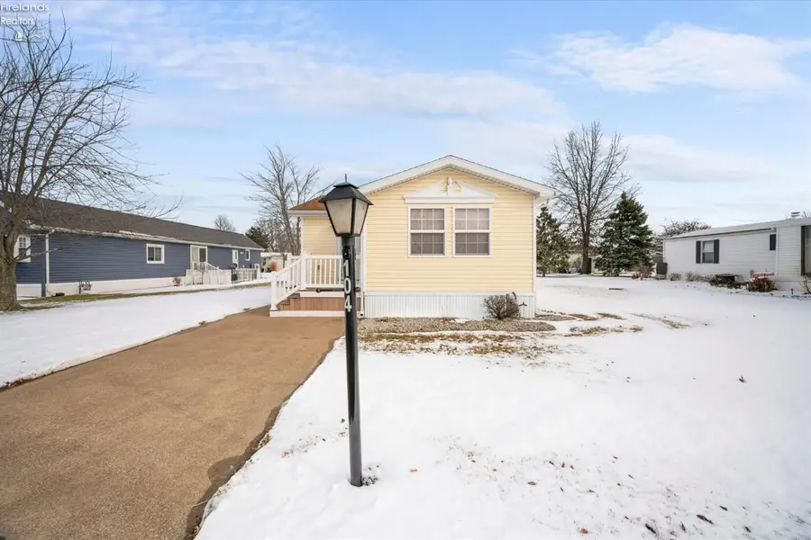 104 W Bass Circle, Marblehead, OH 43440 - Image #2