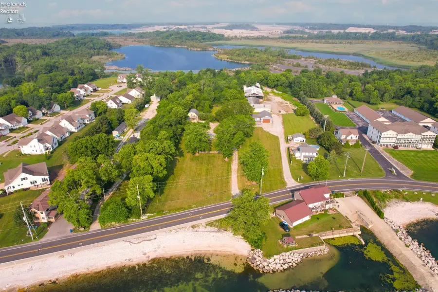 902 E Main Street, Marblehead, OH 43440 - Image #3