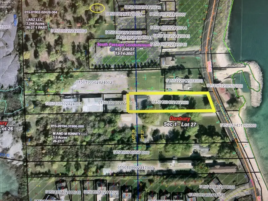 828 E Main Street, Marblehead, OH 43440 - Image #2