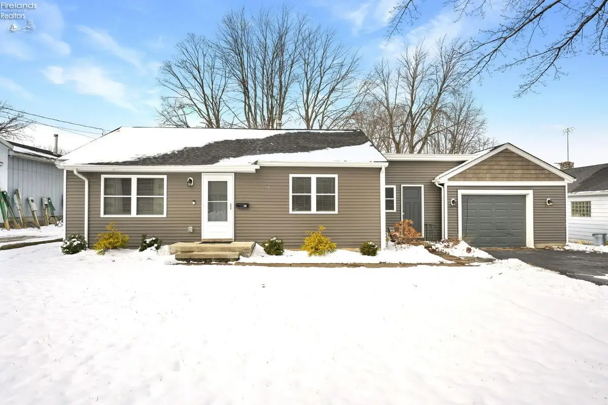 106 N Lake Street, South Amherst, OH 44001 - #1