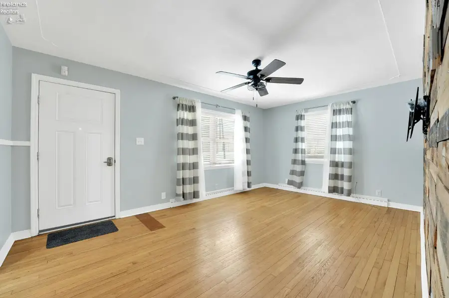 106 N Lake Street, South Amherst, OH 44001 - #3