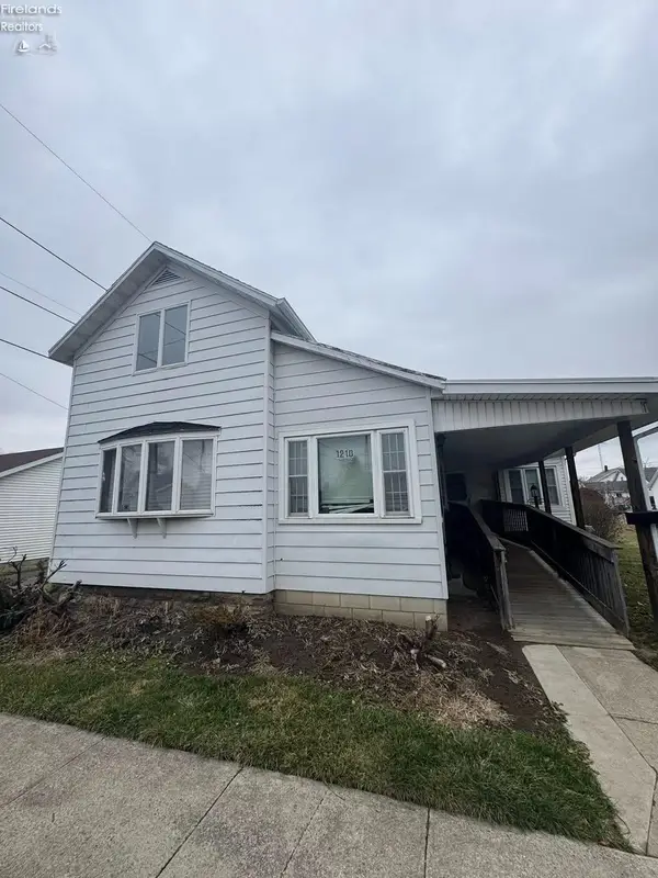 1210 Hazel Street, Fremont, OH 43420