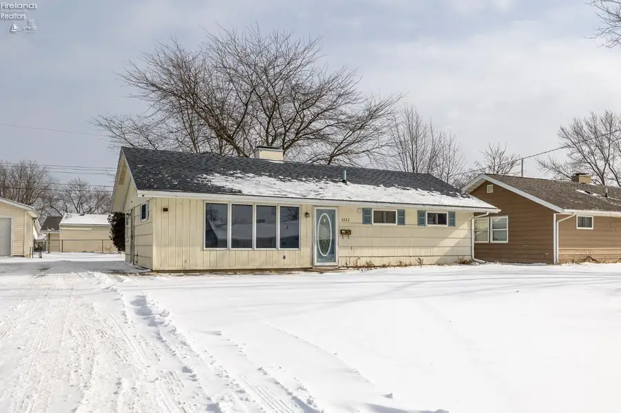 4223 Palm Avenue, Lorain, OH 44055 - #2