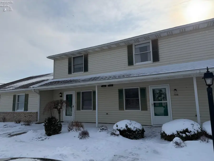 706 Creekside Drive, Huron, OH 44839 - Image #2