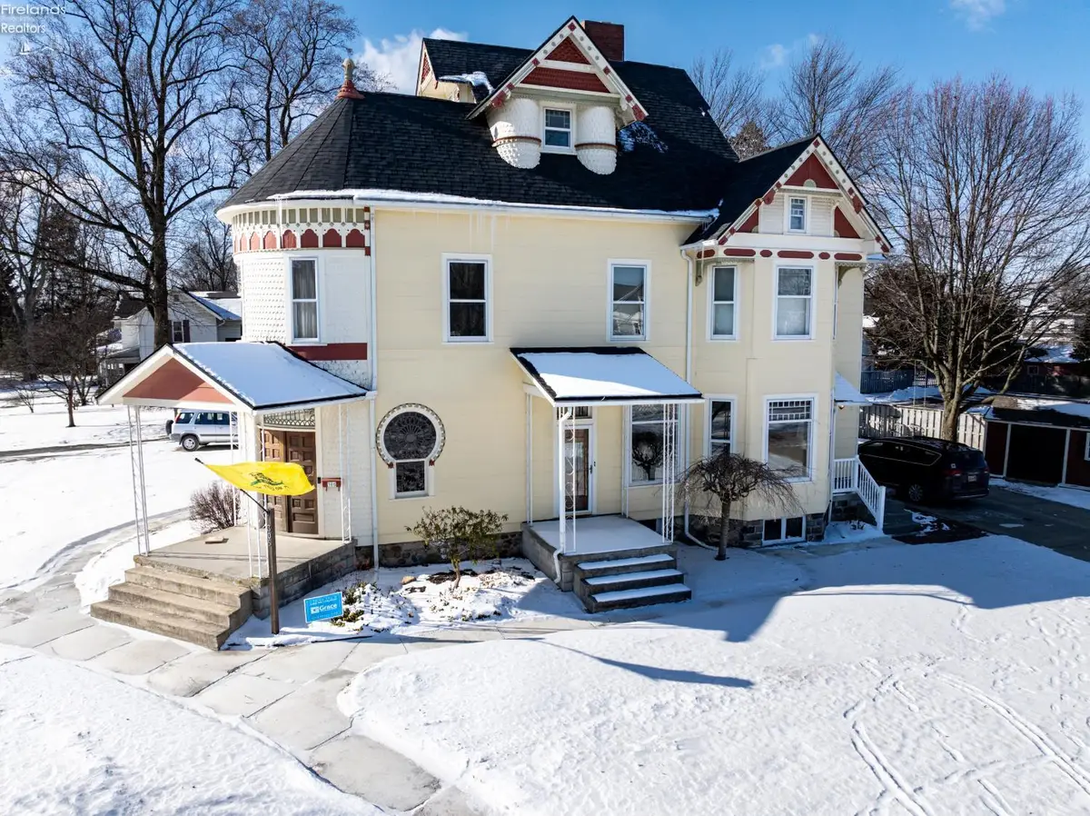 305 W Cherry Street, Clyde, OH 43410 - #1