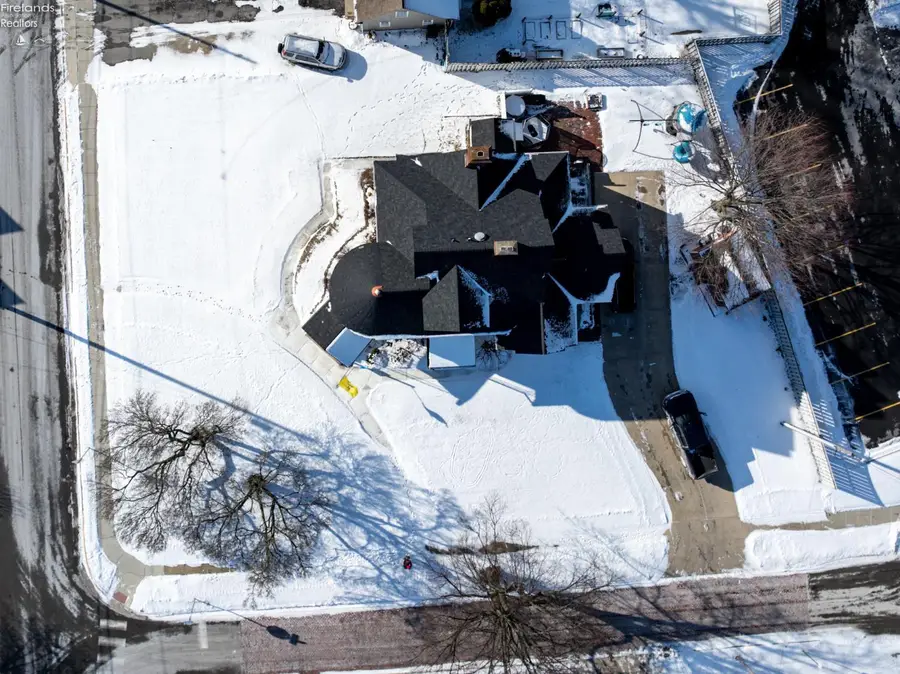 305 W Cherry Street, Clyde, OH 43410 - #2