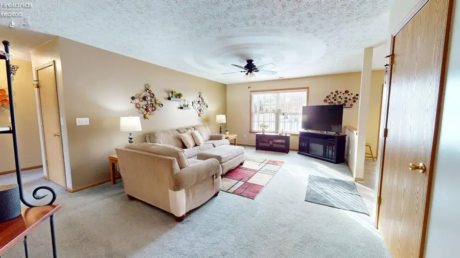 338 E Howard, Willard, OH 44890 - #3