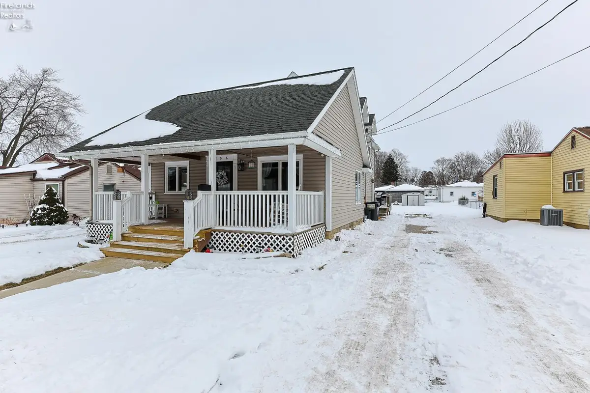 206 Wood Street, Bellevue, OH 44811 - Image #1