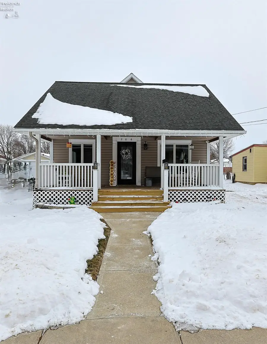 206 Wood Street, Bellevue, OH 44811 - Image #2