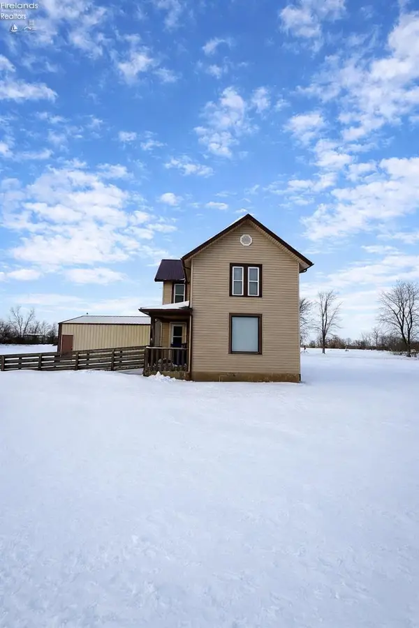 6991 W Lakeshore Drive, Port Clinton, OH 43452