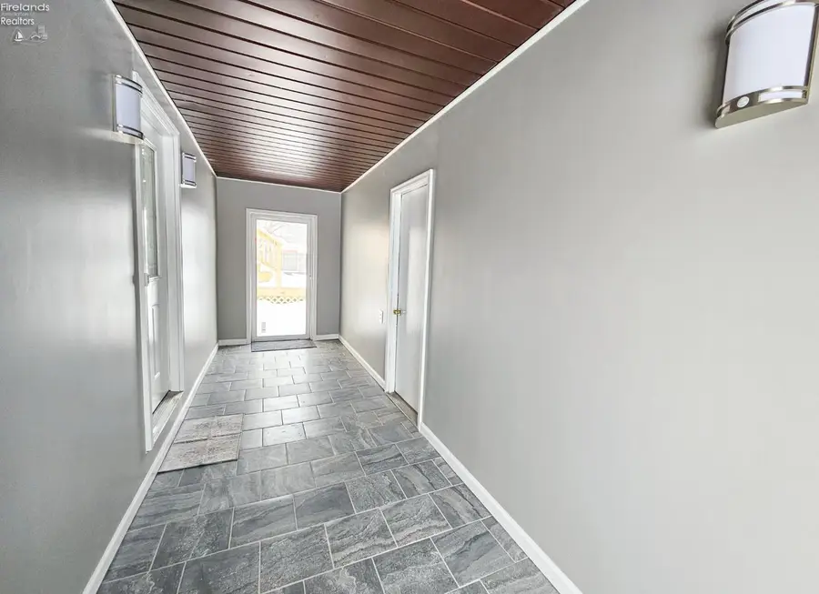 133 W Drew Lane, Clyde, OH 43410 - #2