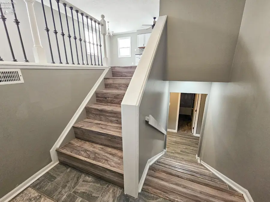 133 W Drew Lane, Clyde, OH 43410 - #3