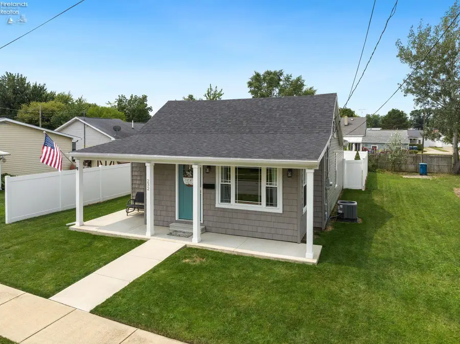 232 Beech Street, Port Clinton, OH 43452 - Image #2