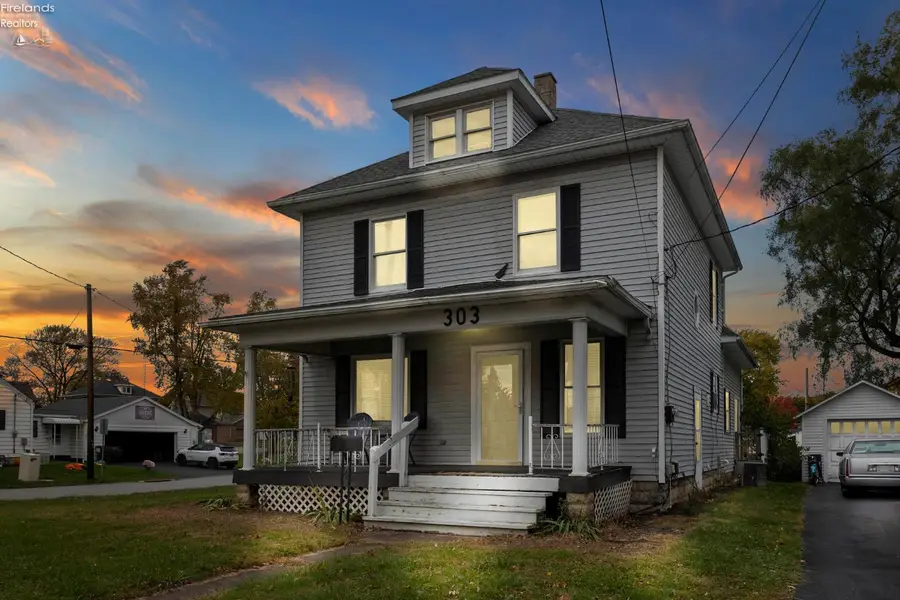 303 Moore Avenue, Bellevue, OH 44811 - #2