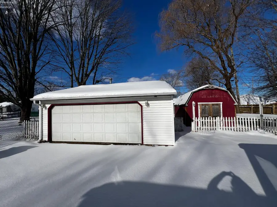 908 Baldwin Avenue, Elyria, OH 44035 - Image #2