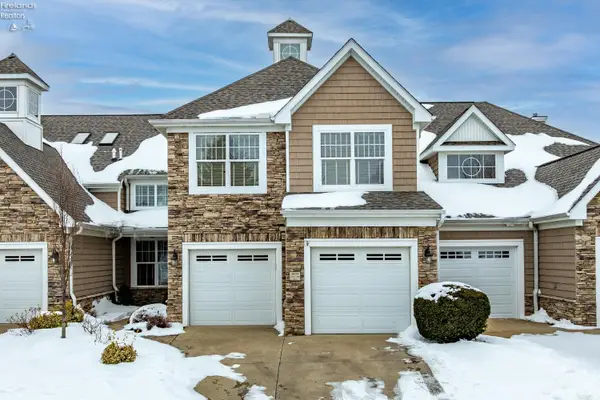 4439 E Harbors Edge Drive, Port Clinton, OH 43452