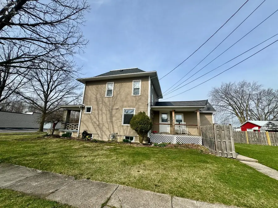 302 W 2nd Street, Port Clinton, OH 43452 - #2