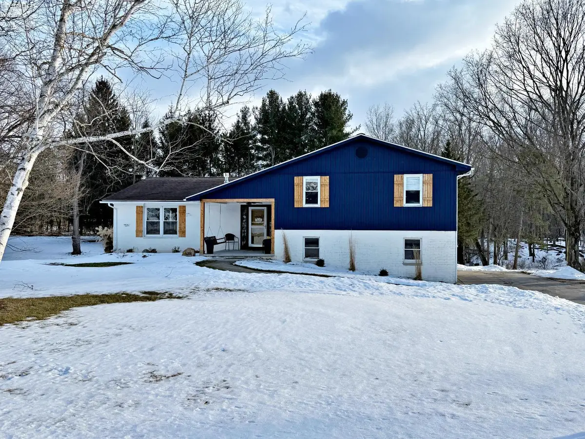 638 E County Road 16, Tiffin, OH 44883 - #1