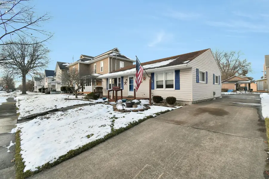 406 Emerald, Willard, OH 44890 - #2