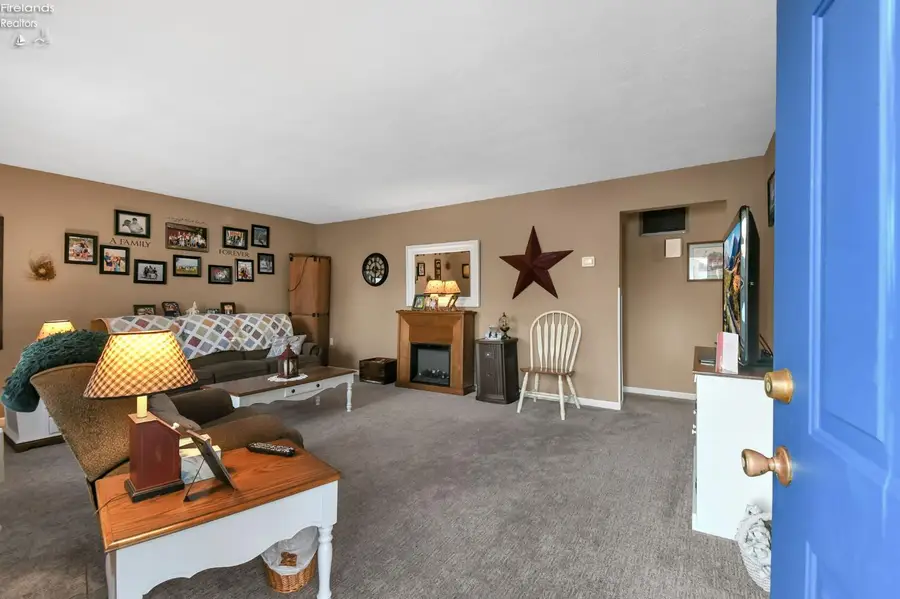 406 Emerald, Willard, OH 44890 - #3