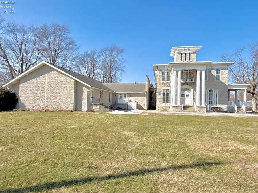 400 Southwest Street, Bellevue, OH 44811 - #2