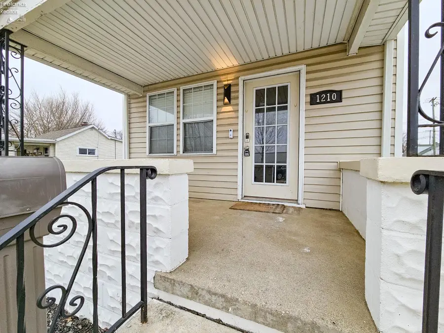 1210 Rawson Avenue, Fremont, OH 43420 - #3