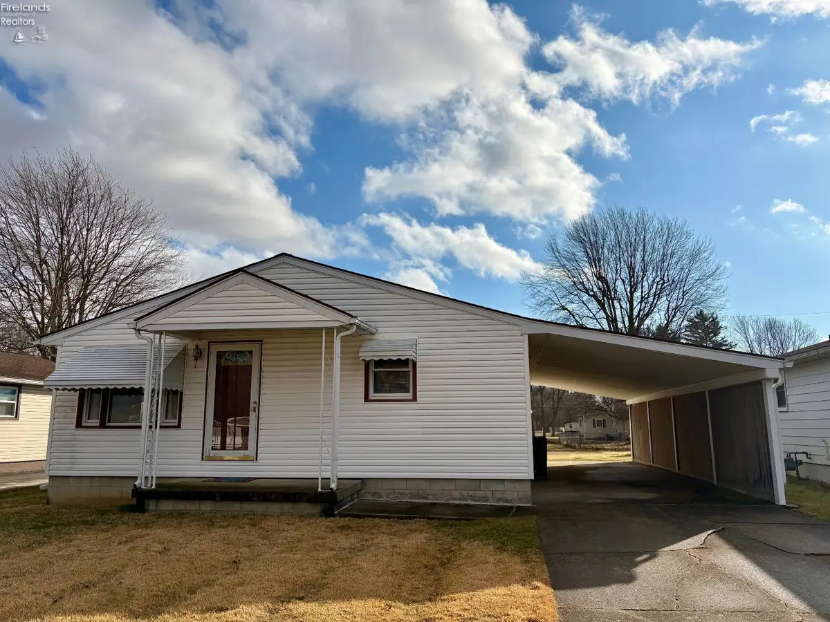 332 Elm Avenue, Tiffin, OH 44883 - #1