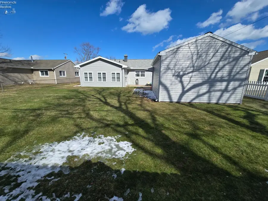 2802 N Bayview Lane, Sandusky, OH 44870 - #2