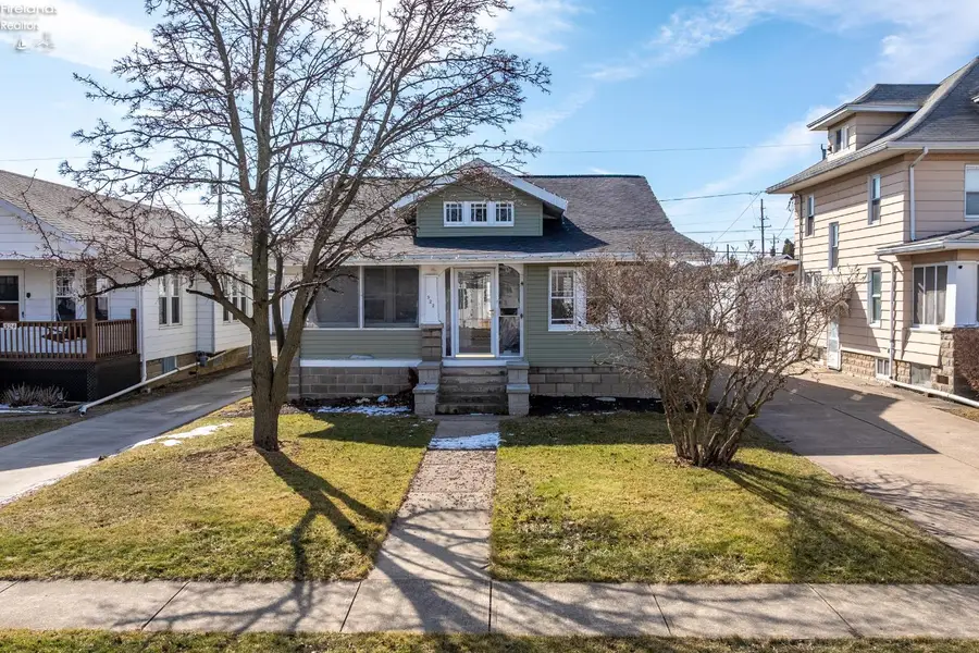 322 E 6th Street, Port Clinton, OH 43452 - #2