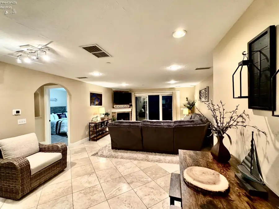 6005 E Harbor Rd #1B, Marblehead, OH 43440 - #2