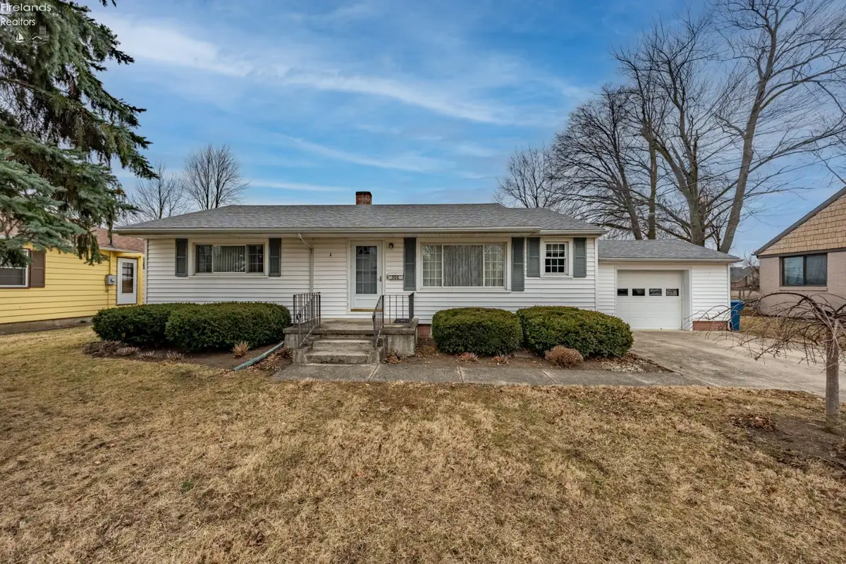 306 E Main Street, Oak Harbor, OH 43449 - #1