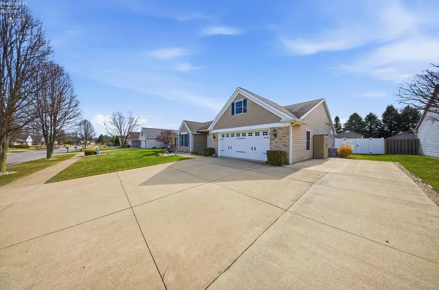 28 Amber Way, Norwalk, OH 44857 - #3