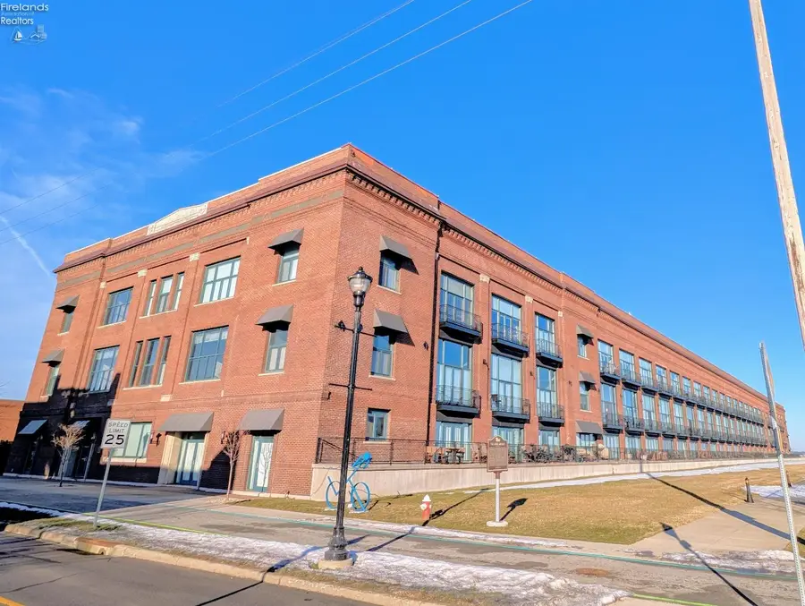 401 W Shoreline Drive #312, Sandusky, OH 44870 - #2